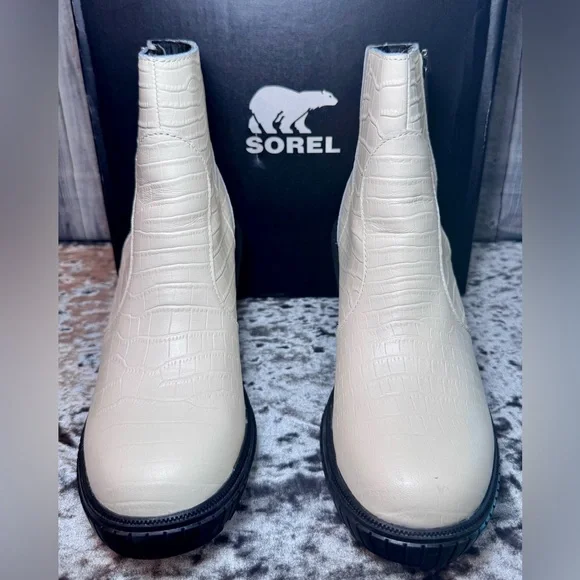 SOREL Ona Ave Wedge Boot in Chalk. Size 9 - Picture 5 of 13